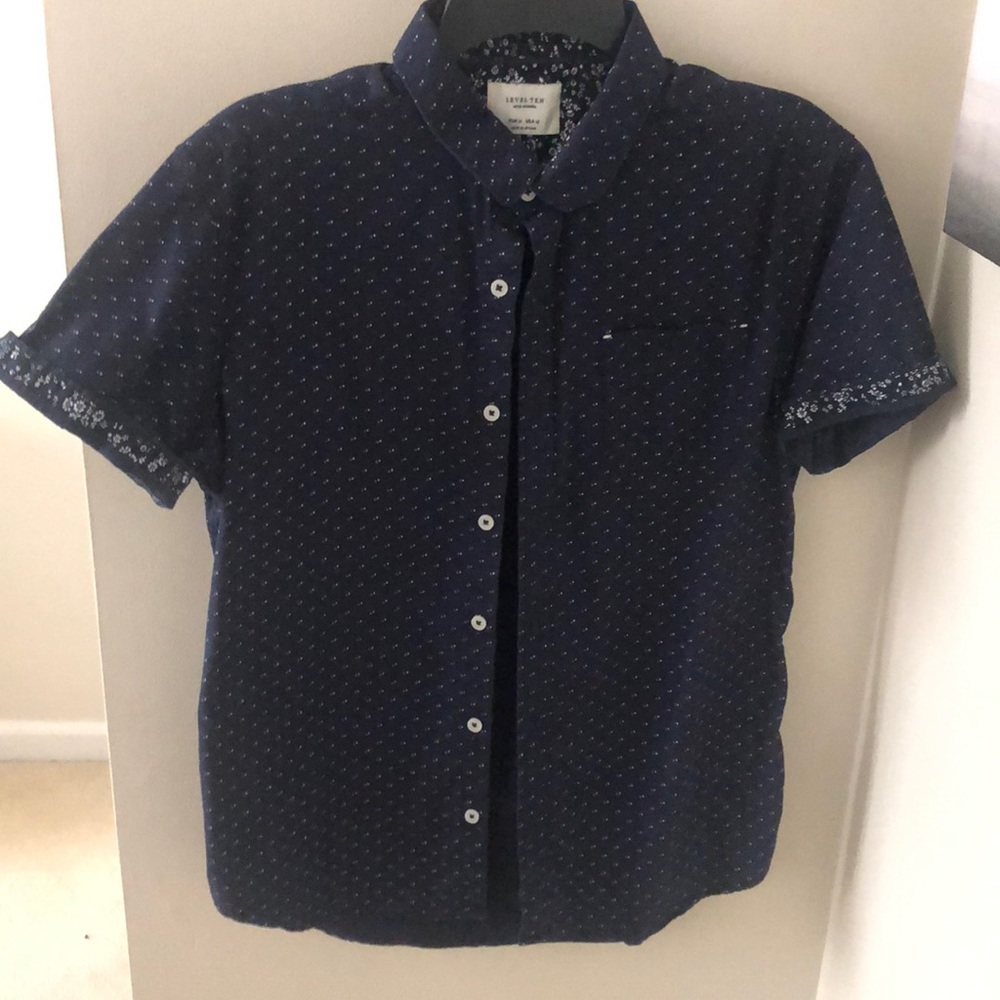 Short sleeve button down